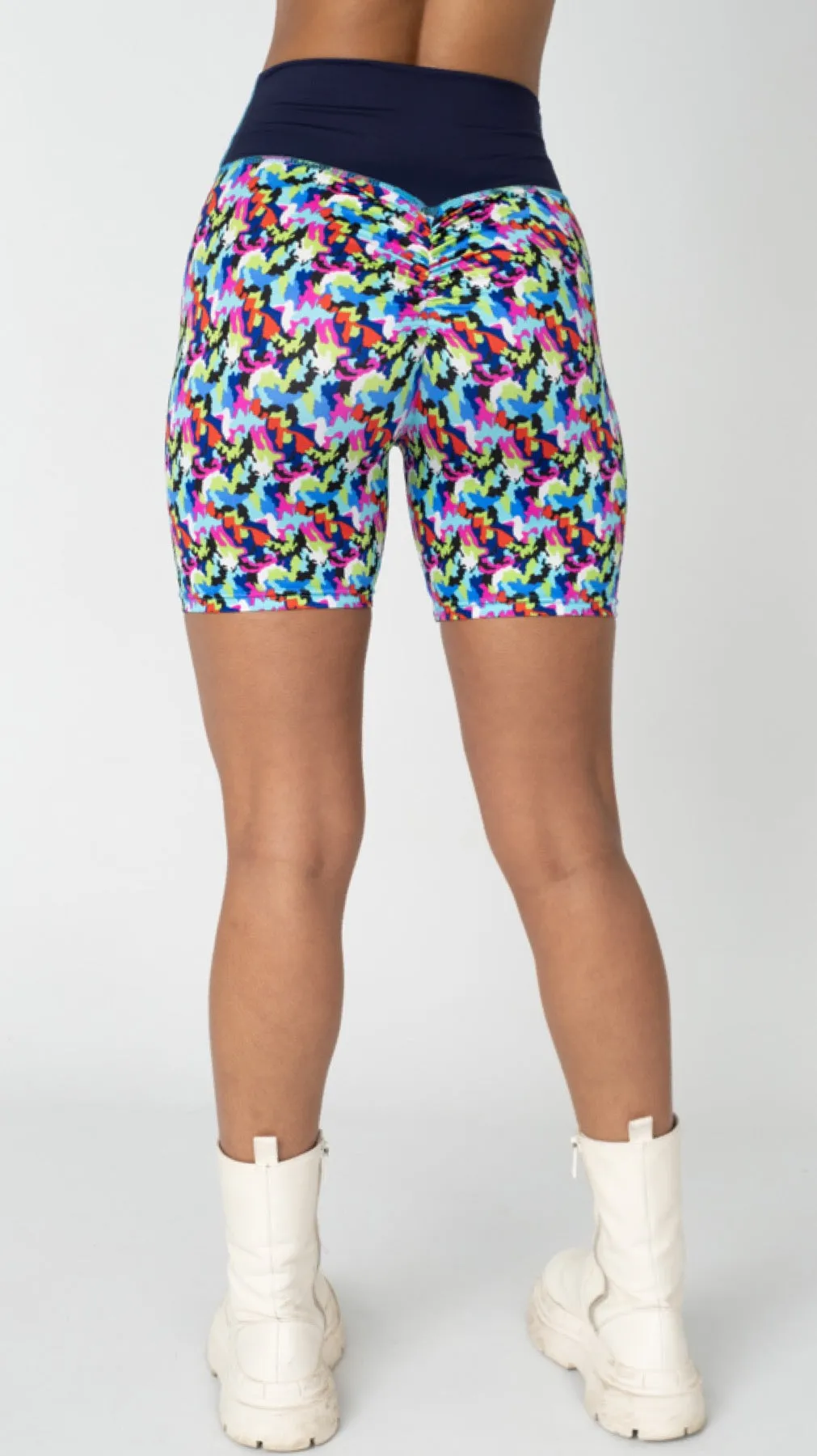 AR 2285 - SCRUNCH BUM BIKER SHORTS