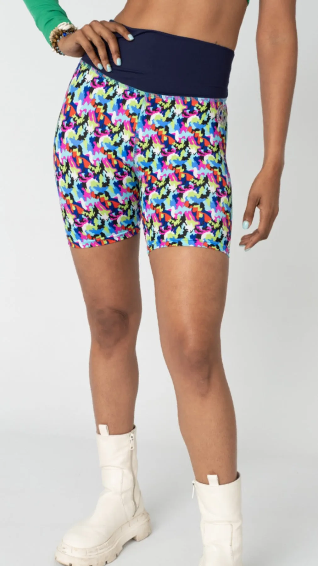 AR 2285 - SCRUNCH BUM BIKER SHORTS