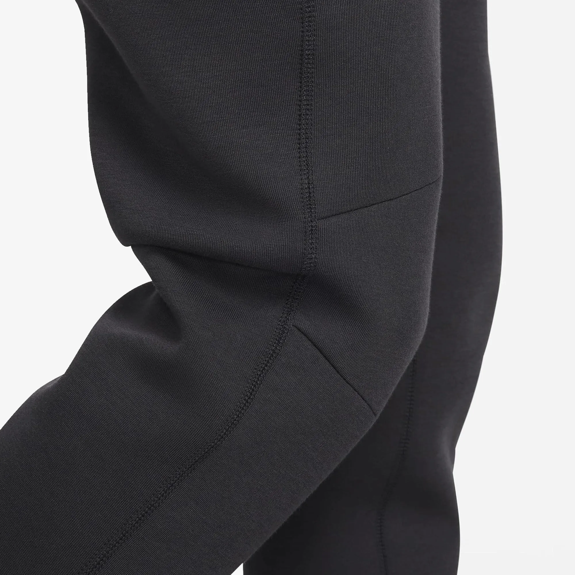 Nike | SPORTSWEAR TECH FLEECE SLIM FIR JOGGERS  { BLACK/BLACK