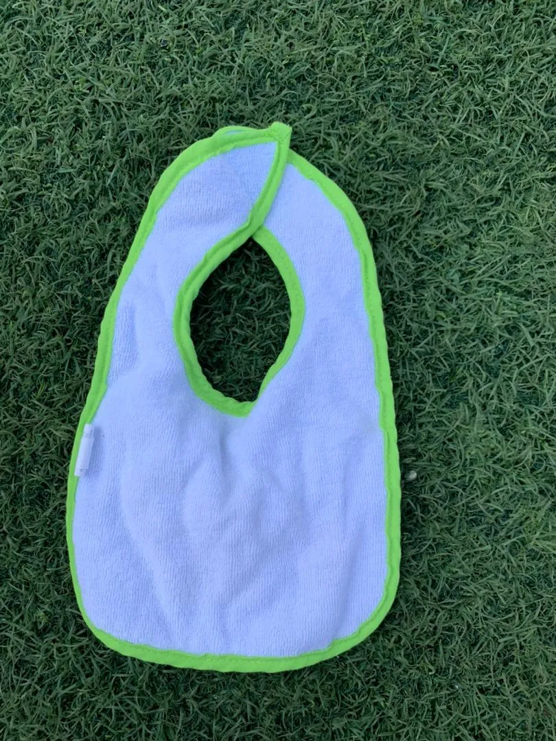 Sassy pants bib