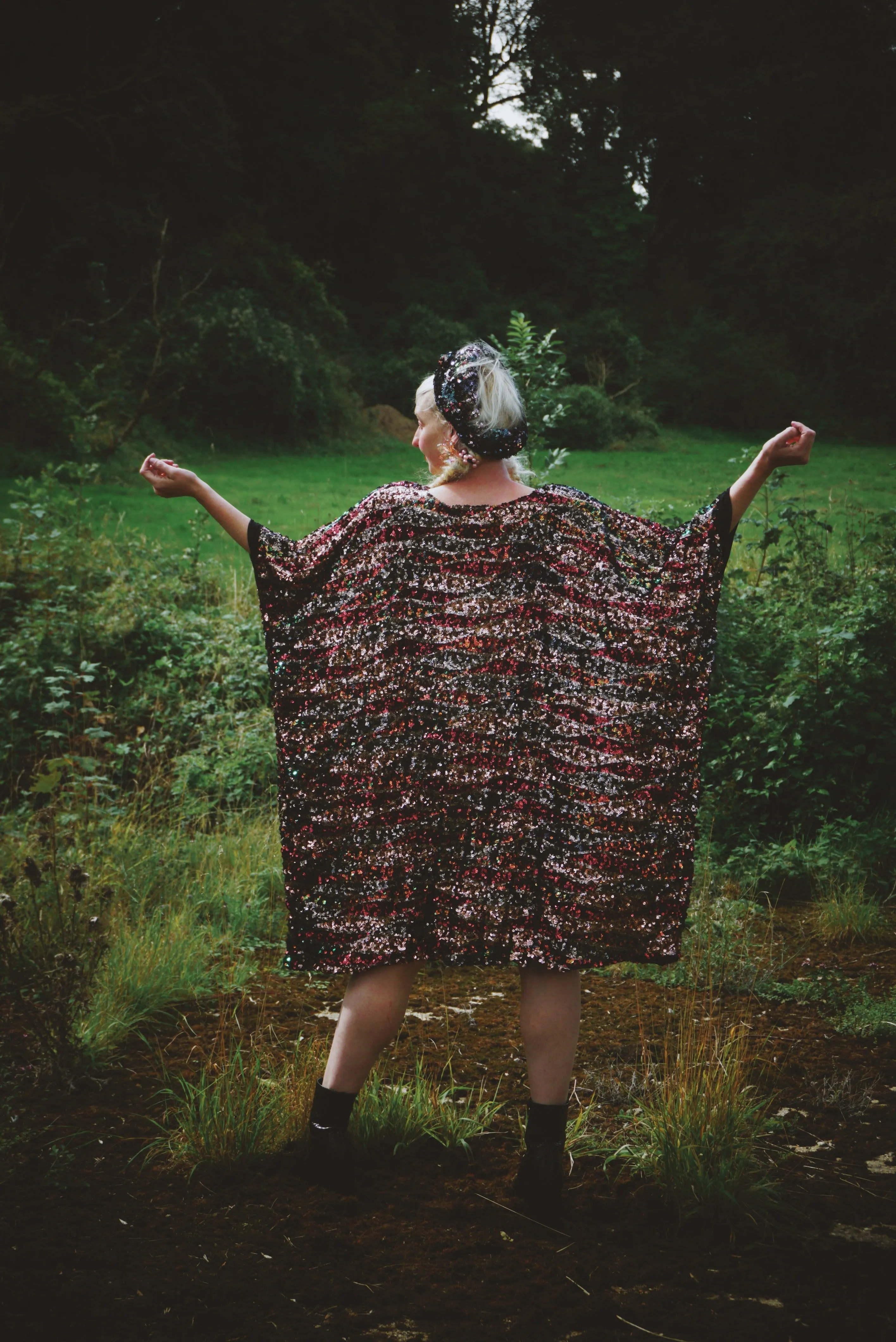 Sequin Mesh Autmnal Bronzes, Waves Pattern Mini Dress kaftan